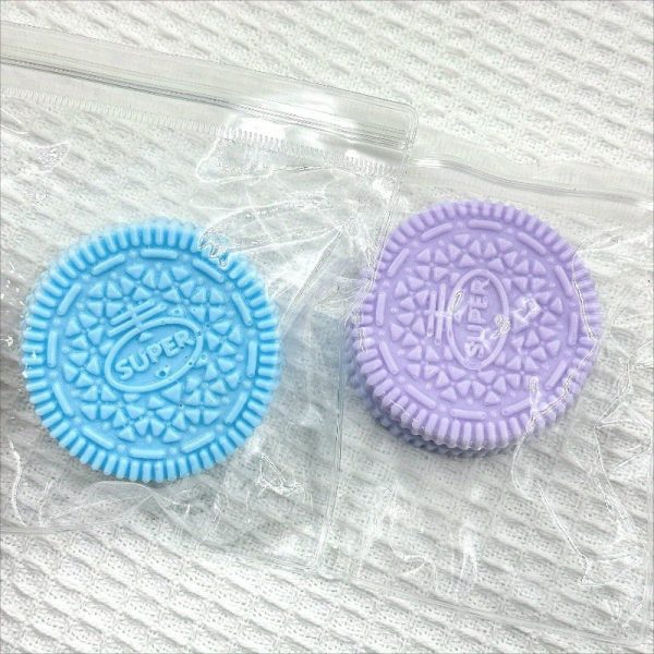 Wet Soft Toy, Sandwich Double Color Cookie Shaped Pinch Toy, Perfect for Office Desk Decoration, Playful Gift Item