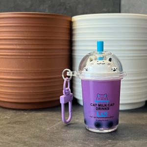One Cat Milk Tea Cup Keychain with Floating - Round Food-Themed PVC Keyring with Split Ring Closure, Cute Boba Drink Bag Pendant with Cat Design, Fun Cat Lover Gift